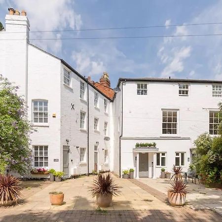 Fabulous Malvern Townhouse Грейт Малвърн Екстериор снимка